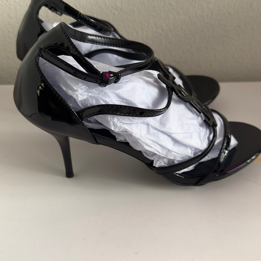 Yves Saint Laurent Glossy Black low Heels